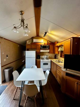 $1,200 / 1br - 400ft2 - 1br/1ba Near Asheville,Furnished $1,200 per 30 days. Utilites Included (Fletcher, NC)64029210450945123