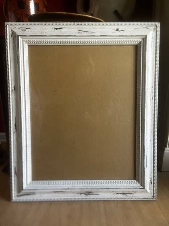 Large white frame with glass 1