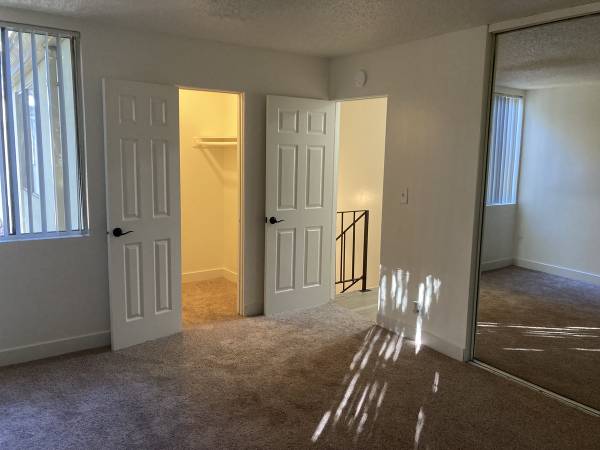 $2,370 / 1br - 650ft2 - Características Elegantes, Acceso a Internet, Balcón Disponible (Camarillo)63668271183361123