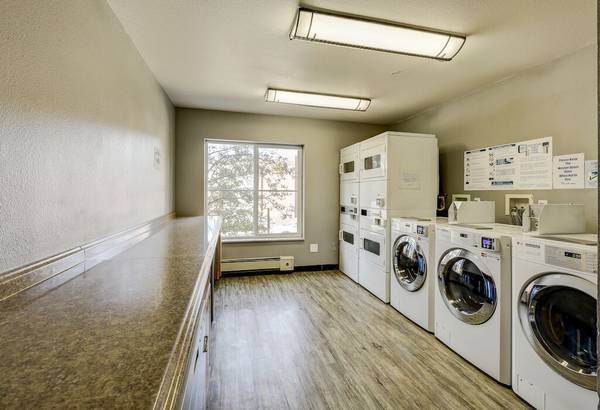 $1,550 Charming Studio Next to Space Needle – Month-to-Month Available Now! (Belltown)63866942057603124