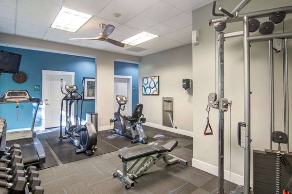 $1,681 / 1br - 714ft2 - Pisos con Estilo de Madera, Encimeras de Cuarzo, 1/hab (1940 NW Miller Rd, Portland, OR)63914971145859124