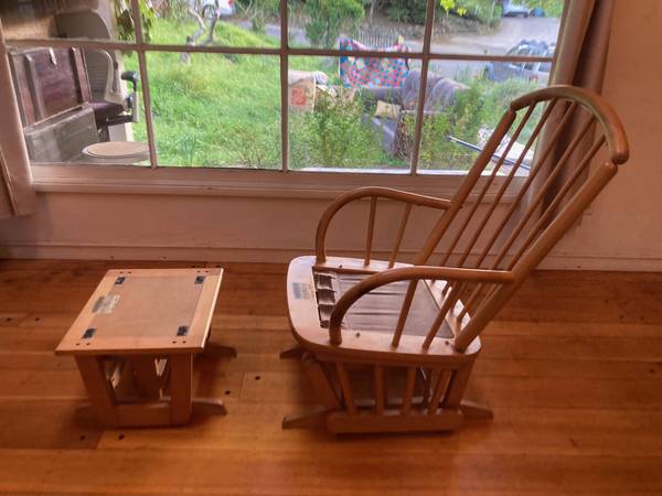 Dutailier Glider & Ottoman 1