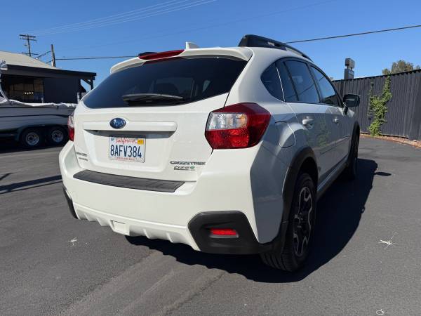 2017 Subaru crosstrek limited - $14,950 (Vista)63440757235201121
