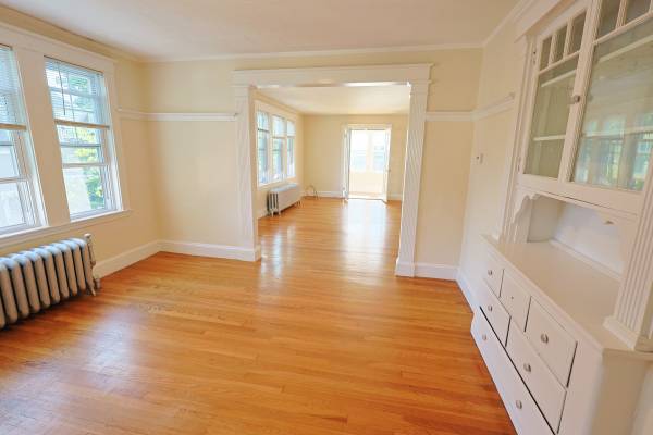$3,000 / 3br - 1350ft2 - Large 3 Bed, Free Laundry, Watertown by Fresh Pond, Avail Now (Watertown)63996405313922120