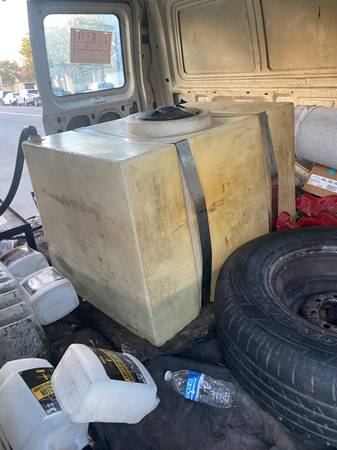 100 GALLON TEFLON WATER TANK AND METAL BELT STRAPS P/WASHER/HOSE REEL 1