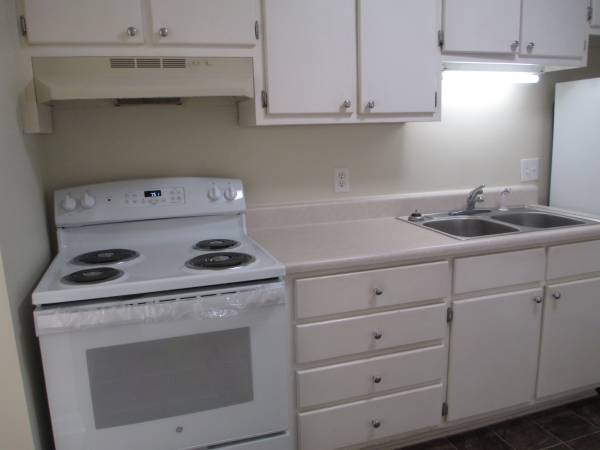 $995 / 2br - 900ft2 - EXPERIENCE FAMILY LIVING IN A 2BR/1BA TOWNHOUSE AT AN AFFORDABLE PRICE (COME HOME AND RELAX IN A CUTE COMFORTABLE TOWNHOUSE 2BR/1BA)63813013138177123