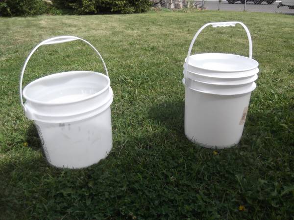 MANY Medium Duty Buckets 1