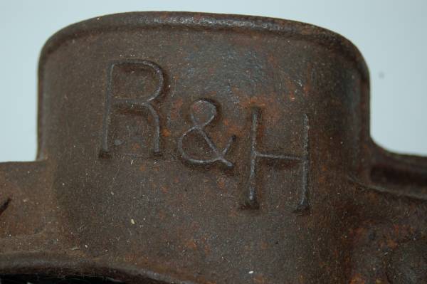 Antique Primitive R&H Root & Heath Corn Sheller - $50 (Milton)62918312457603120