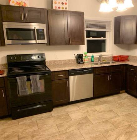 $1,100 / 1br - Private Room in Shared house (Providence)64002828942850121