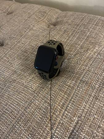 Apple Watch SE GPS+Cellular M/L band size 1