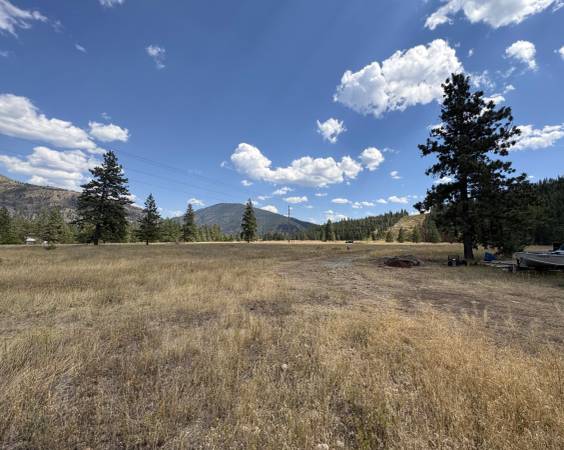 $600,000 6.05 acre parcel near Clark Fork River63656994215427122