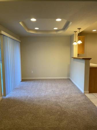 $1,858 / 2br - 1114ft2 - Luxury  Townhome-2-Car Garage, Resort Pool, Close to Mall! (Kennewick)64054939341443124