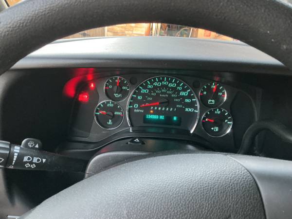 2011 Chevrolet Express 1500 - Photo 9