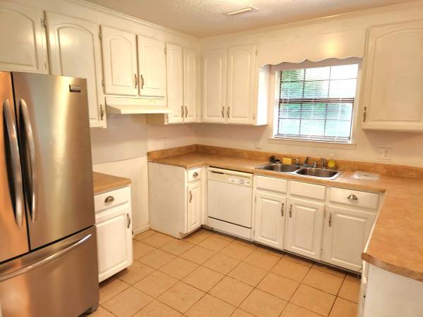 $122,900 / 3br - 1224ft2 - 3/2 Brick Ozark Al Owner Finance 990mth just remodeled lvp flooring (276 Crystal Dr Ozark Al)63611859551105123