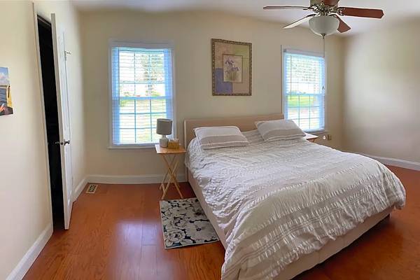 $1,800 / 2br - 1198ft2 - 2BR/2BA Condo in Monroe Township Call to Schedule a Tour! (Monroe Township)63676363522947121