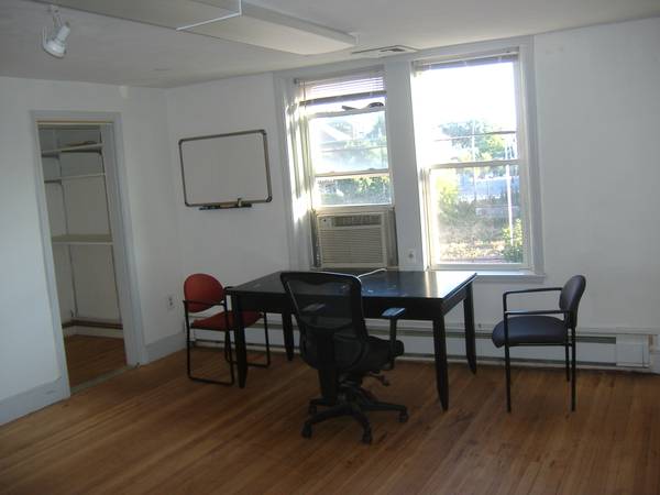 $1,800 / 500ft2 - Office space 84 Bowers Rooms A + conference room (Newton Newtonville)64034776547457124