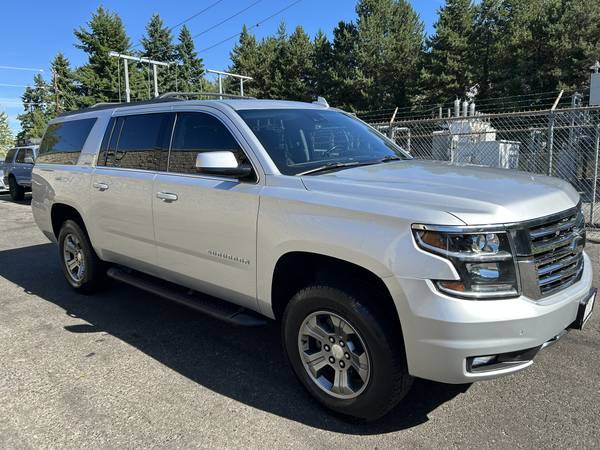 2019 Chevrolet Suburban Z71 4WD --Loaded, DVD, Leather, Low Miles-- - $34,950 (kirkland)63617160366593122