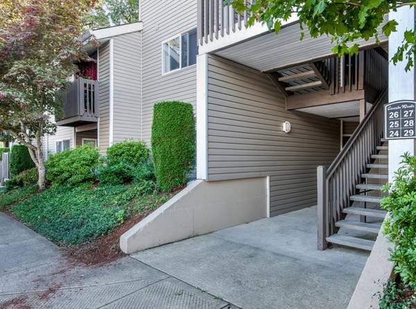 $1,995 / 3br - Linen Closets for Extra Space - Covered, Reserved Parking, Onsite Mgmt (Beaverton / Aloha)63914740429570123