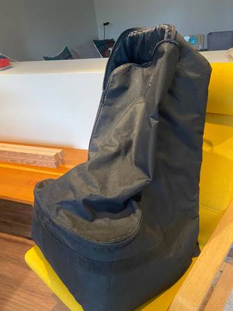 Travel case for car seat 1