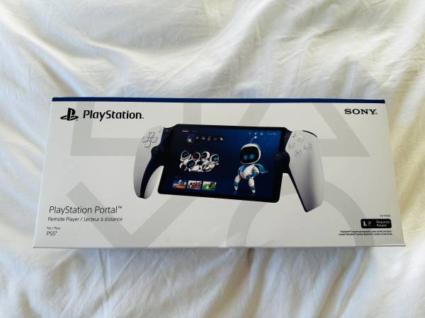 PlayStation Portal PS5 Remote Player with Case 1
