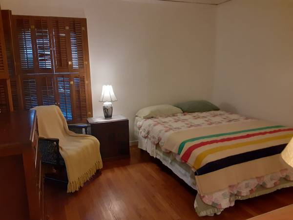 $1,350 / 1br - 144ft2 - Peaceful Corner Room in Quiet House (BILLS INCLUDED~!) (san rafael)63888989590659123
