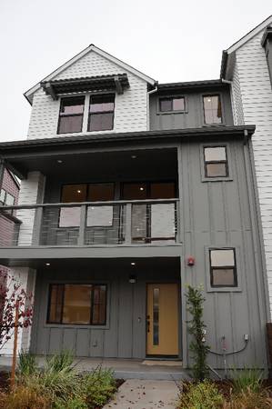 Brand New, End Unit, Townhouse in SoMo Village, Rohnert Park. Availabl 1