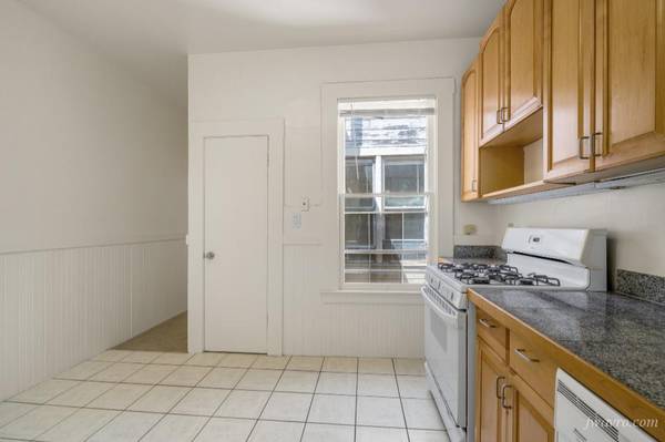 $2,200 / 1br - Must See Bright Remodeled Quiet Top Floor 1bd + Office!  ~ J.Wavro (SOMA / south beach)63847021295105122