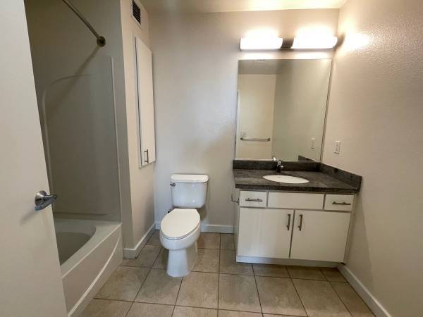 $1,050 / 2br - 1085ft2 - Available Now! 2 Bedroom Apartments at The Uptown Apt 526 (oakland downtown)63908866959234124