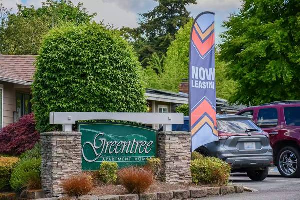 $1,725 / 1br - 795ft2 - Beautiful 1 bed / 1 bath located just minutes from local campus (Seattle)63808107274115124