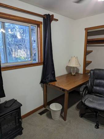 One bedroom in a Shared House Walk to 22nd St Station 1