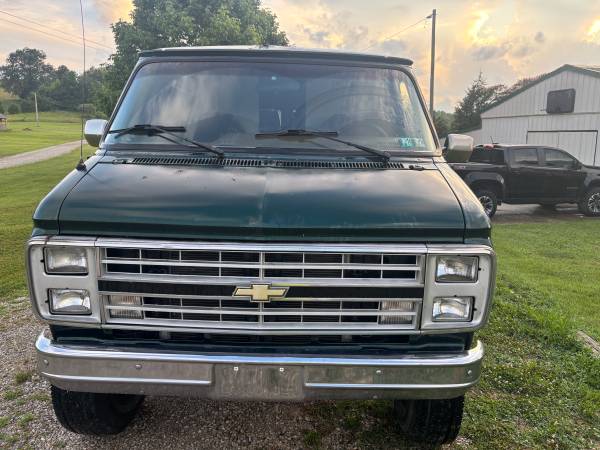 1988 chevy 4x4 pathfinder van - $20,000 (Elizabethtown)63621785351683123