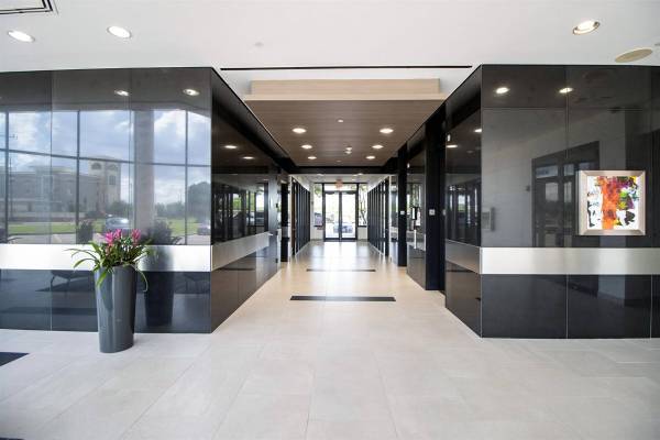$550 Turn Over a New Leaf – Your Office Upgrade Starts Here! (Willowbrook)63906679763075120