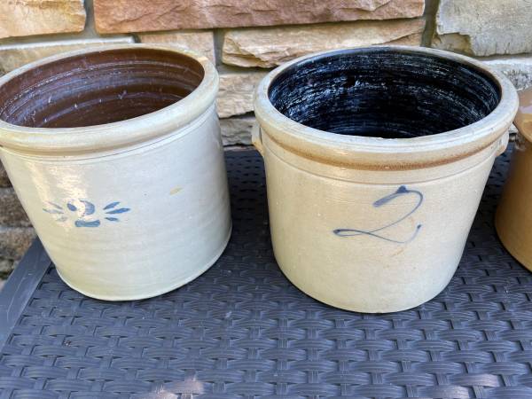 Vintage 2 gallon crocks 1