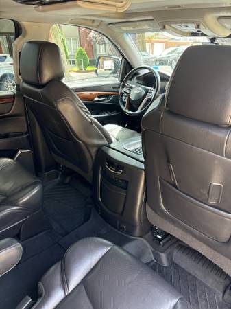 2020 Cadillac Escalade Luxury 4WD - $23,500 (Brooklyn)63654722159105124
