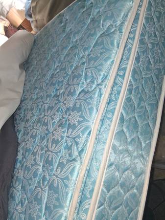 Extra firm full mattress. 1