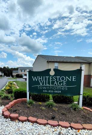 $1125.00 / 2br - 948ft2 - Cozy 2 Bed Townhouse in Lynchburg | 1.5 Bath | Available now | $1125/m63851970681985120