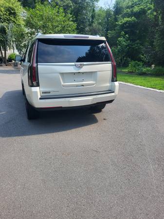 2015 Cadillac Escalade Premium Luxury 4WD - $29,950 (Hopkinton)63618113475843124