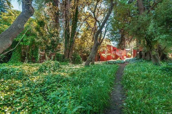 $650 Riverfront RV/Tiny House space for rent, shared, coin-op laundry (russian river)63880131131009122