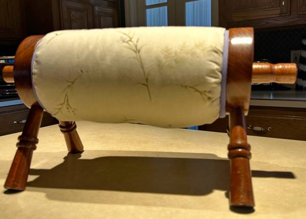 Vintage Rolling Pin Footstool 1