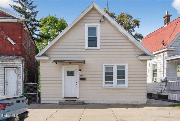$150,000 Updated 3-bdrm Bungalow (Schenectady)
$150,000
                        Schenectady $150,000 Updated 3-bdrm Bungalow (Schenectady)
$150,000
                        Schenectady