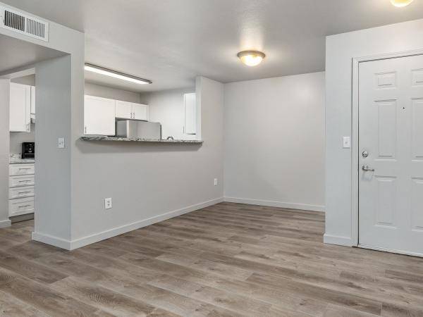 $1,625 / 3br - 966ft2 - Dog Park, In-Unit Washer and Dryer, Spacious Floor Plans (Eagle)63794920408963120