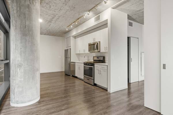 $2,318 / 1br - Luxury 1 Bedroom in South Loop's Trendy Printer's Row - W/D in unit! (South Loop)63781678257667120