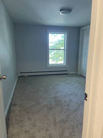 $2350.00 / 3br - 1253ft2 - All updated! Fully renovated! Beautiful front porch view with yard and64017047339393124