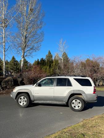 2003 Toyota 4-Runner V8 SR5 4WD 1