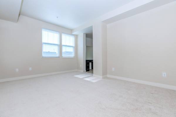 $3,110 / 2br - 1405ft2 - Situated in Emeryville!, 2/BD 2.5/BA, 24-Hour Fitness Center (alameda)63826178717825123