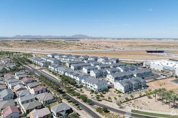 $2,299 / 3br - 1464ft2 - Granite Counter Tops, Volleyball Court, Playground, Fitness Center (Cadence at Gateway)64024990341506122