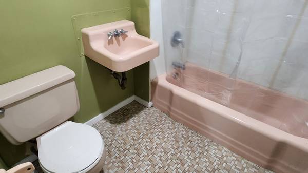 $399 Room for rent, private bathroom, all utilities included (Branchburg)63762914415619122
