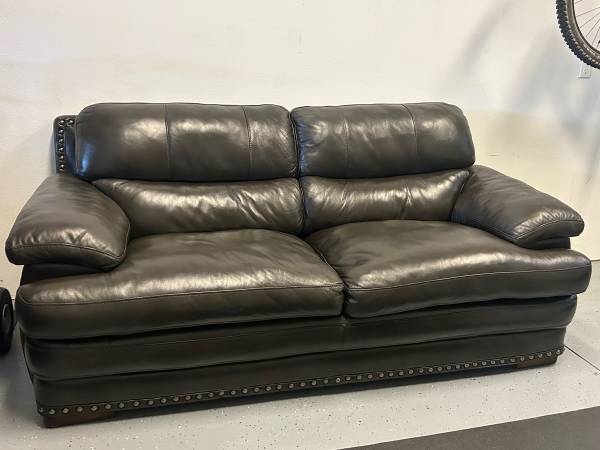 Flexsteel formal leather sofa 1