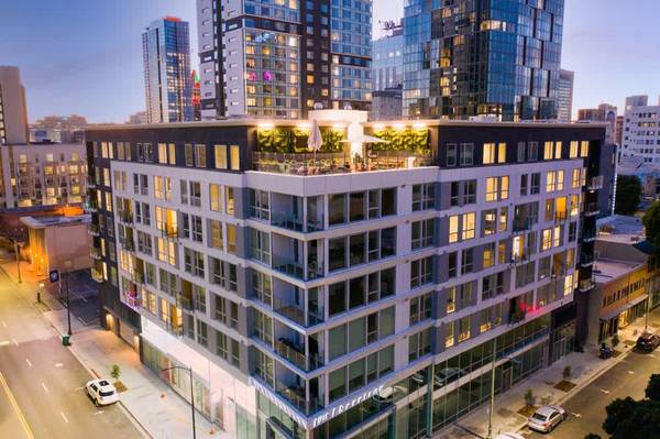 $2,297 / 1br - 709ft2 - 1 Bedroom,1 BA apartment for rent next to Lake Merritt & Downtown Oakland (oakland downtown)63668095287681121
