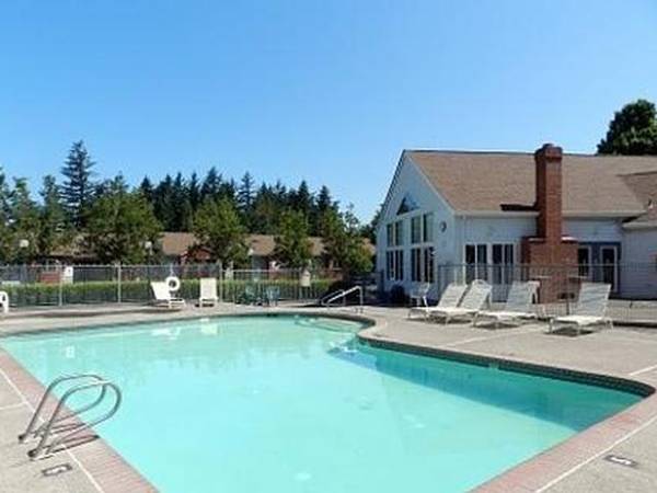 $1,804 / 2hab - 922ft2 - ¡2do Mes Gratis en Unidades Seleccionadas! 2Hab/1Baño - ¡Lavadora/Secadora, Piscina, Gimnasio! (Gresham)63841707791619124
